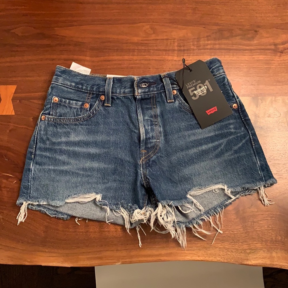 Levi’s Premium Mid Rise Shorts